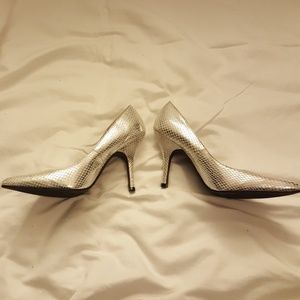 🆕️ Rampage Nicki Silver Snake Heel